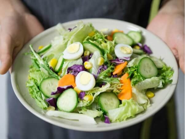 Salad hỗn hợp trong thực đơn Eat Clean